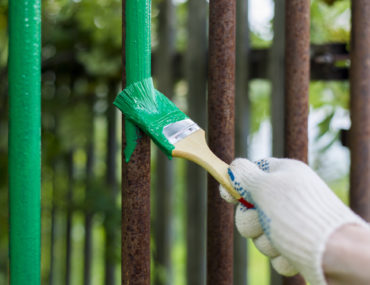 Boysen Tutorials on How To Paint A Rusty Metal Gate | MyBoysen