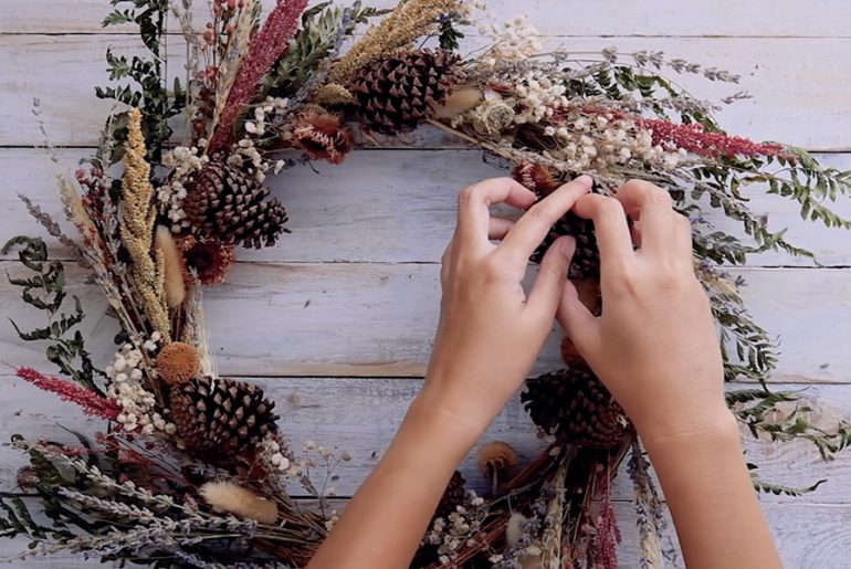 Video Tutorial: Christmas Wreath with a Rustic Vibe | MyBoysen