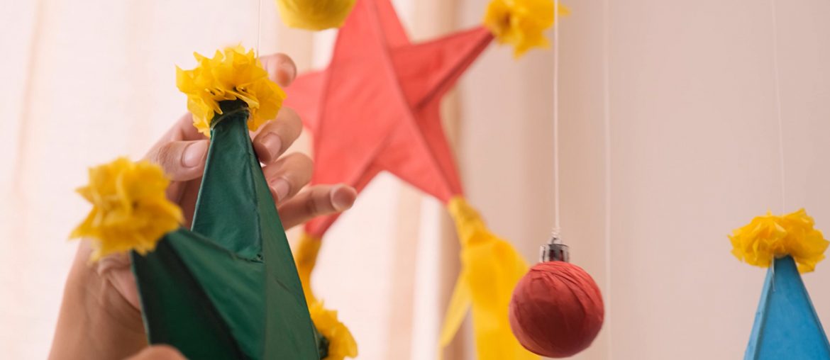 Make Your Own Christmas Parol Mobile | MyBoysen